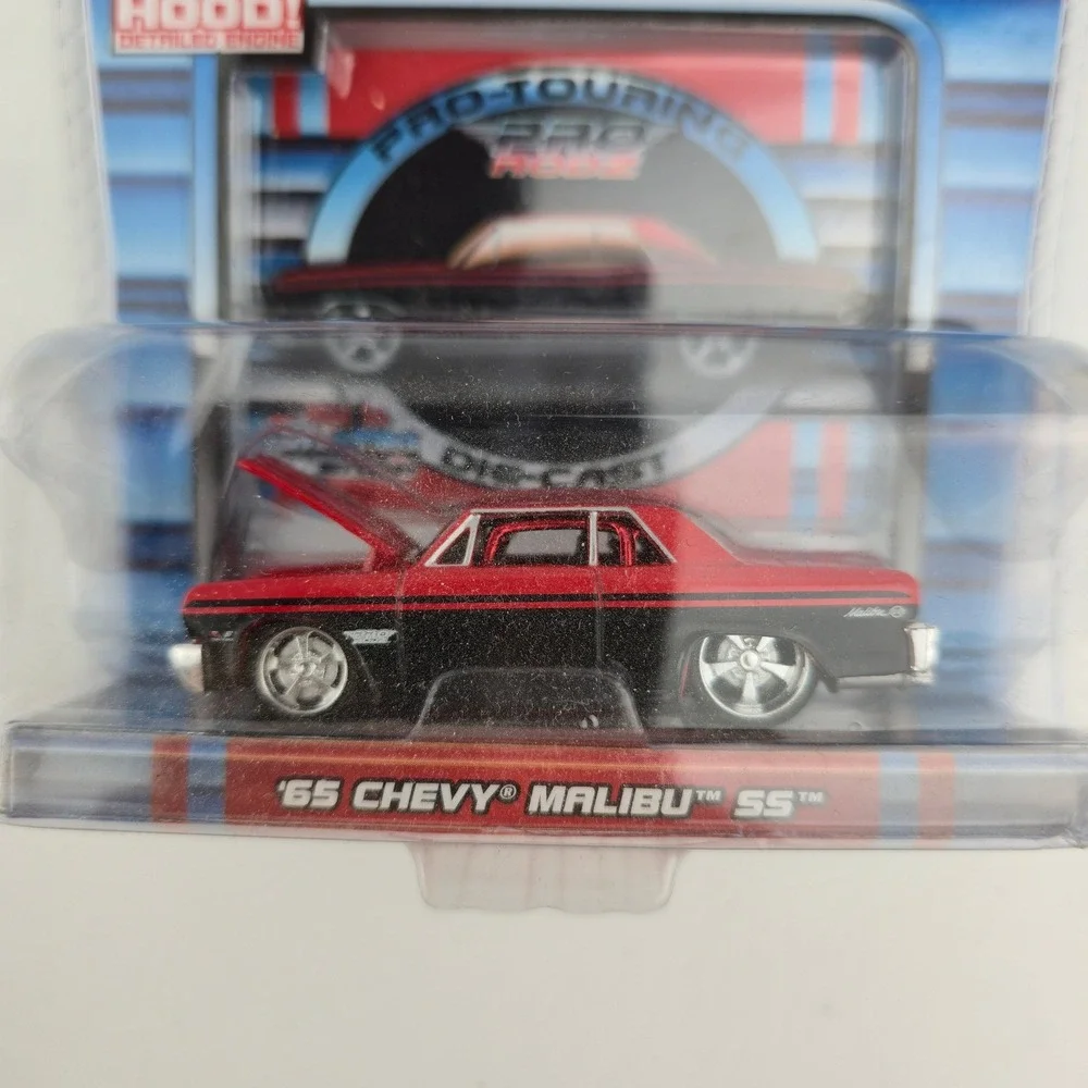 Vitg Maisto Pro Rodz 65 Chevy Malibu SS 1:64 Red Black Diecast Car Opening Hood